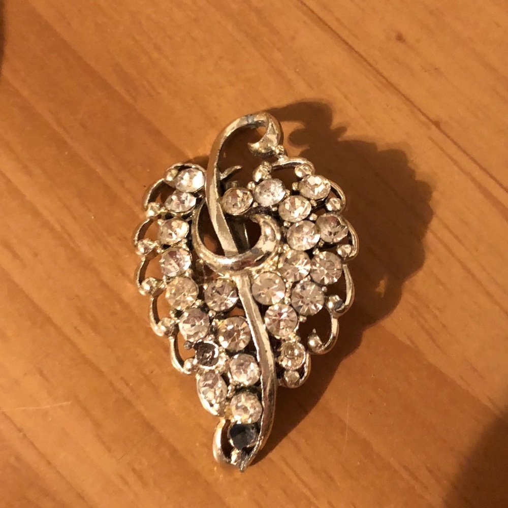 Brooches - Picture 2 of 6